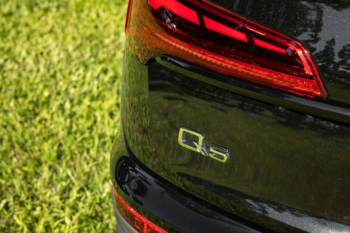 2024 Audi Q5 45 TFSI S line FY