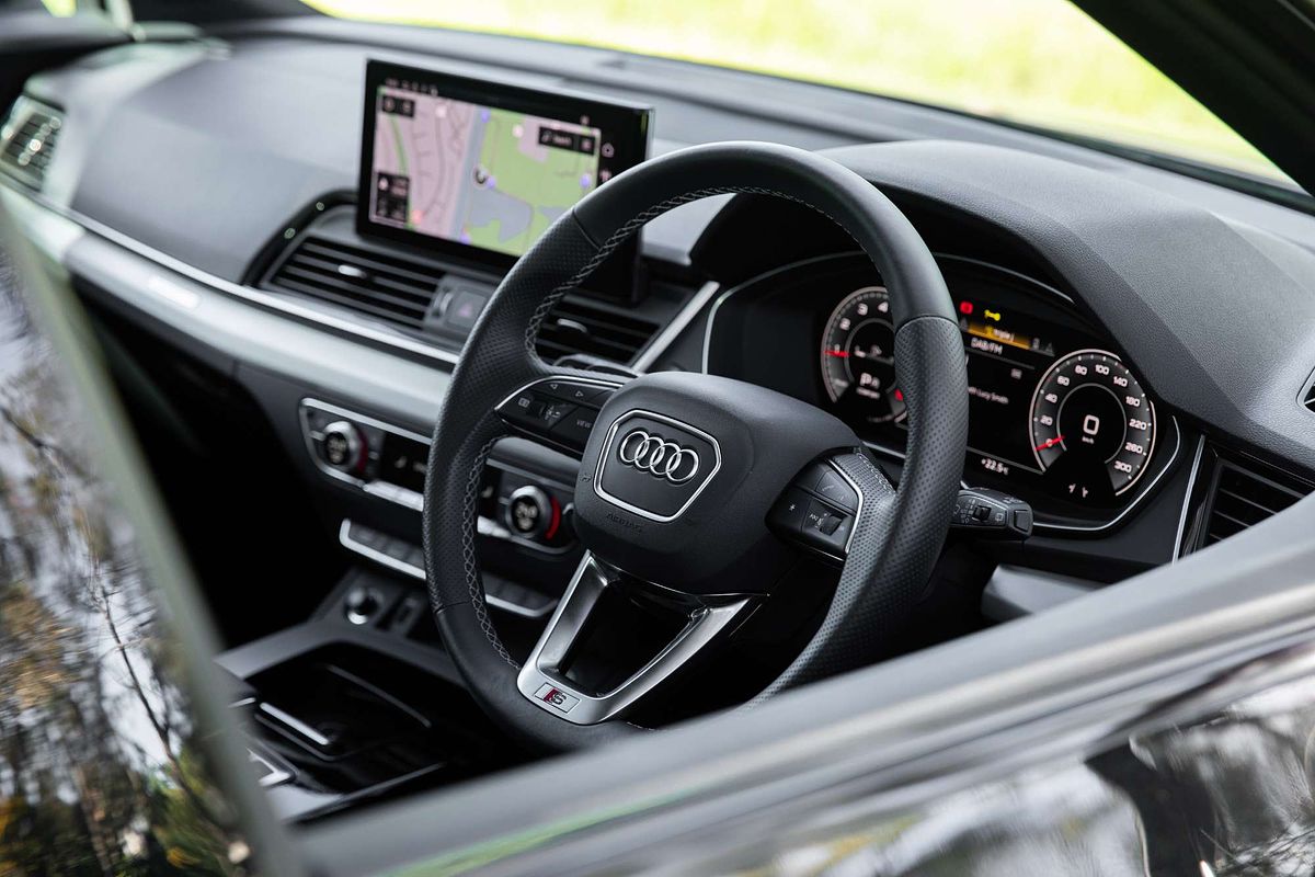 2024 Audi Q5 45 TFSI S line FY