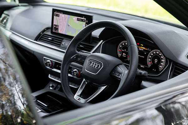 2024 Audi Q5 45 TFSI S line FY