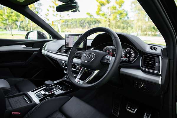 2024 Audi Q5 45 TFSI S line FY