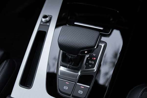2024 Audi Q5 45 TFSI S line FY