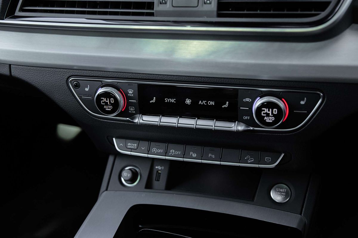 2024 Audi Q5 45 TFSI S line FY