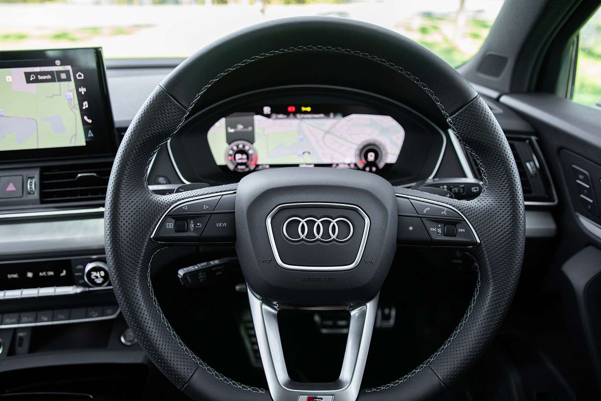2024 Audi Q5 45 TFSI S line FY