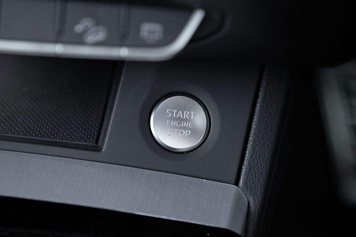 2024 Audi Q5 45 TFSI S line FY