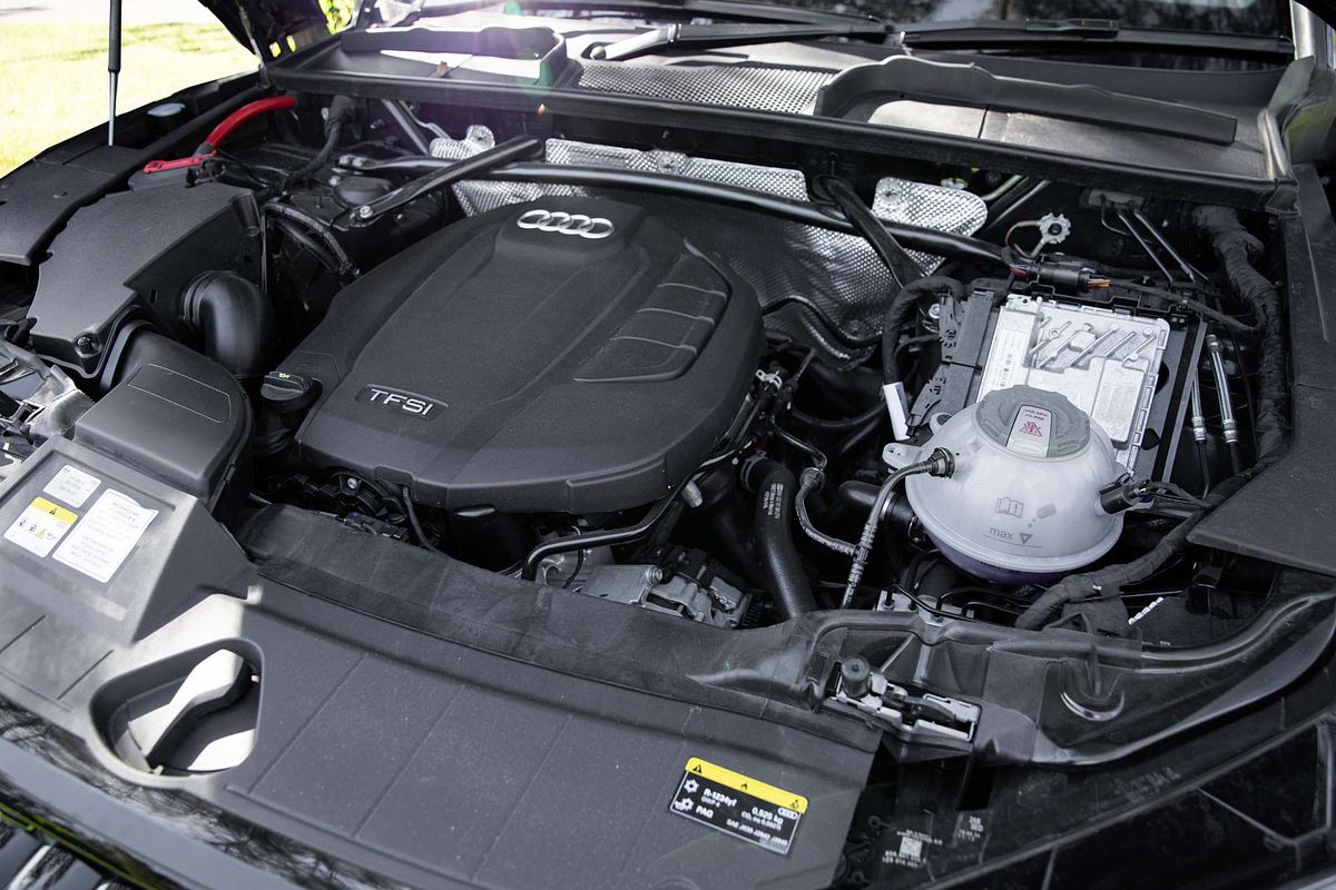 2024 Audi Q5 45 TFSI S line FY