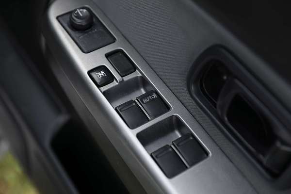 2012 Nissan Navara ST-R D22 4X4