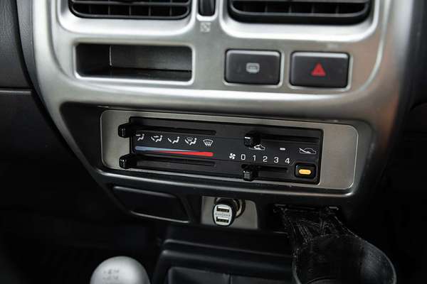 2012 Nissan Navara ST-R D22 4X4