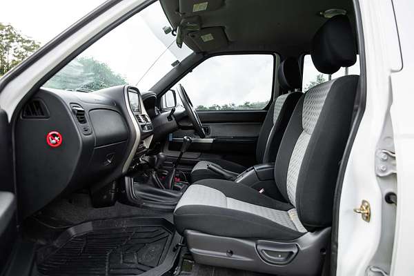 2012 Nissan Navara ST-R D22 4X4