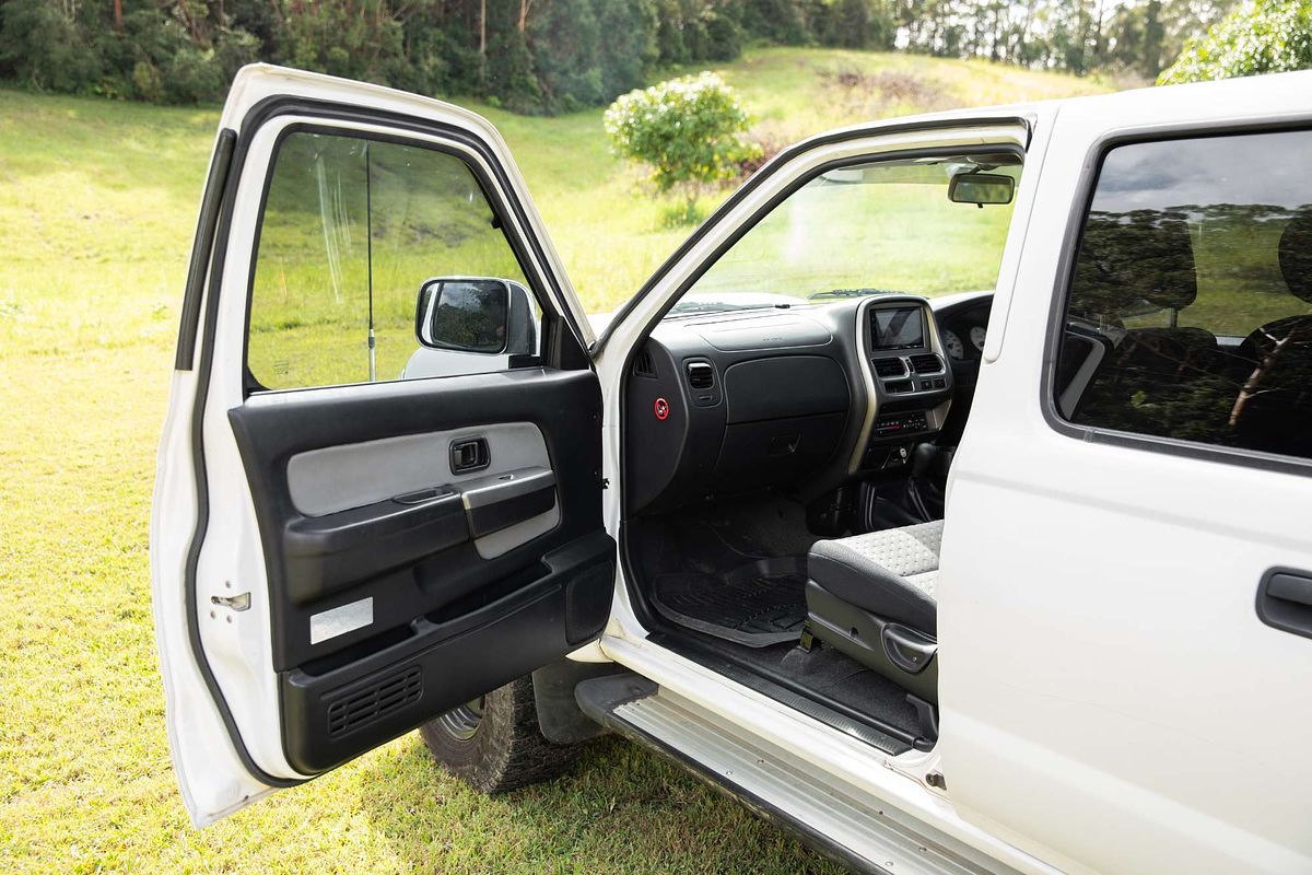 2012 Nissan Navara ST-R D22 4X4