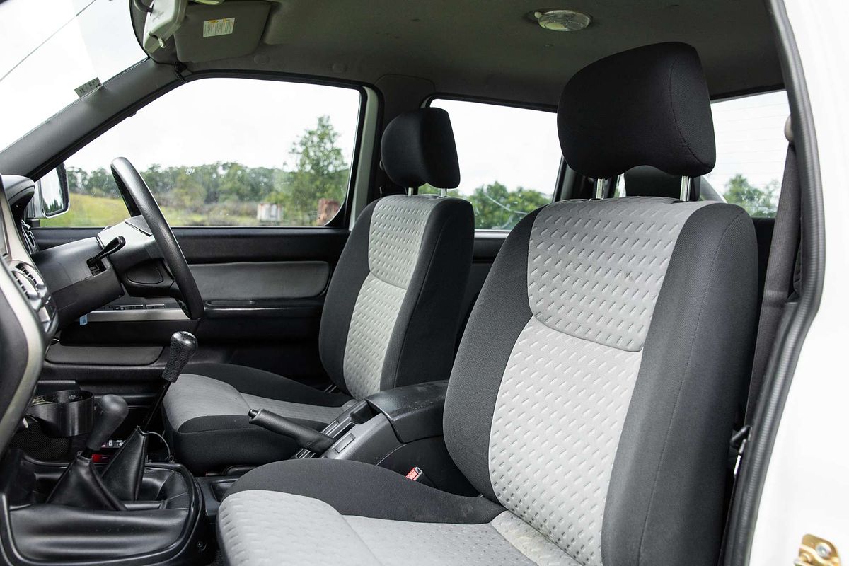 2012 Nissan Navara ST-R D22 4X4