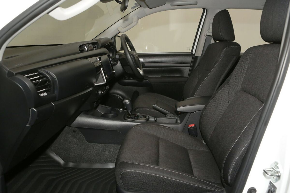 2024 Toyota Hilux SR GUN126R 4X4