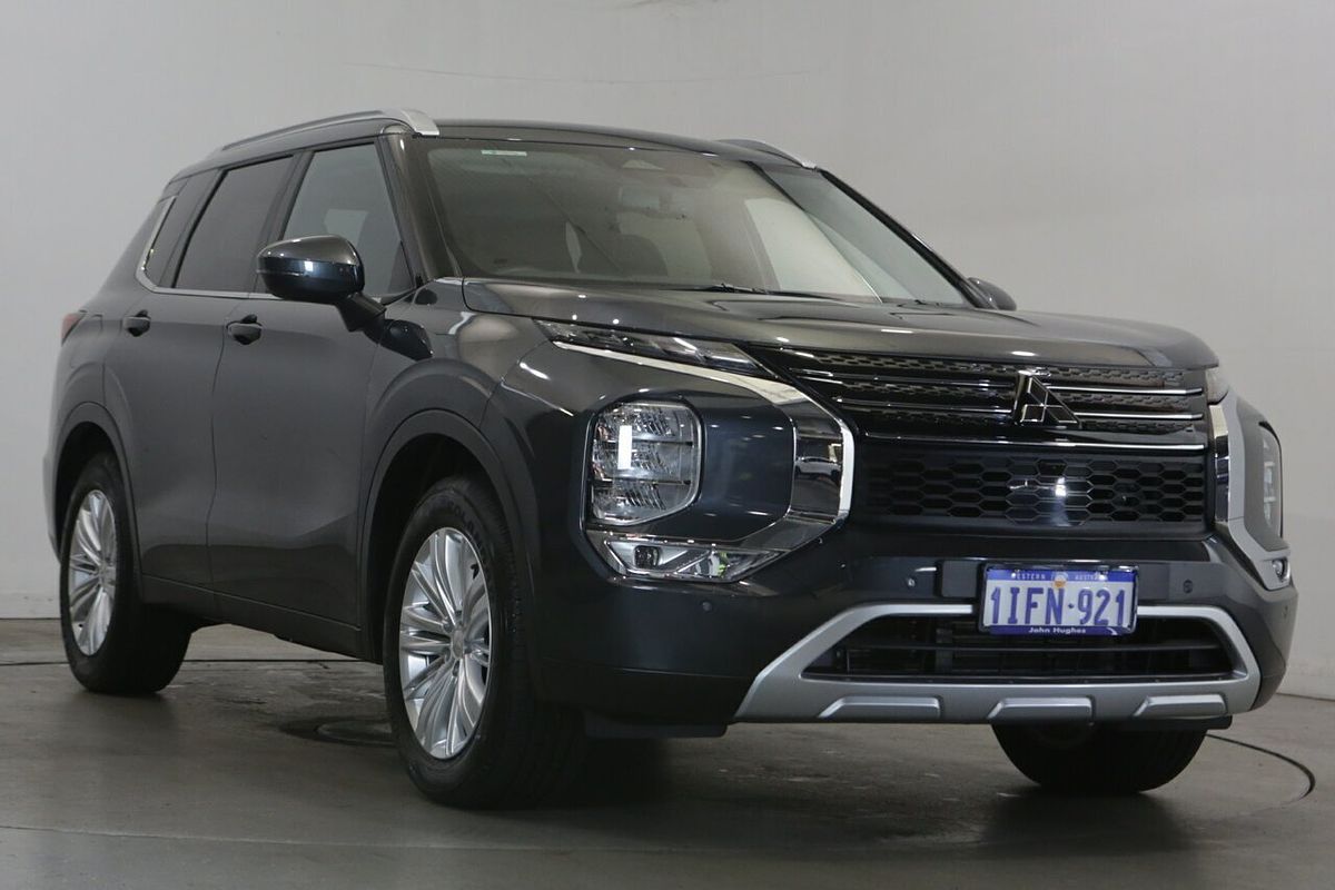 2024 Mitsubishi Outlander LS ZM