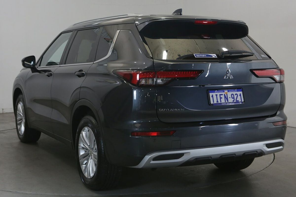 2024 Mitsubishi Outlander LS ZM