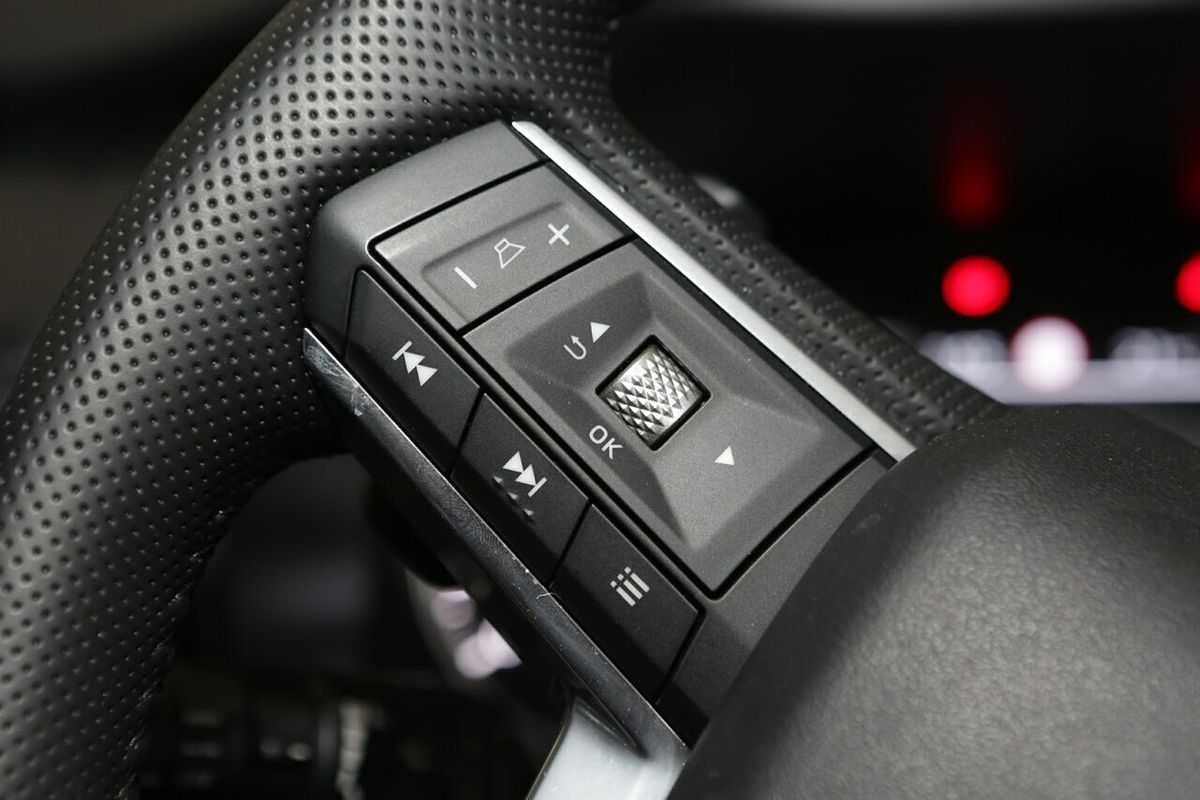 2024 Mitsubishi Outlander LS ZM