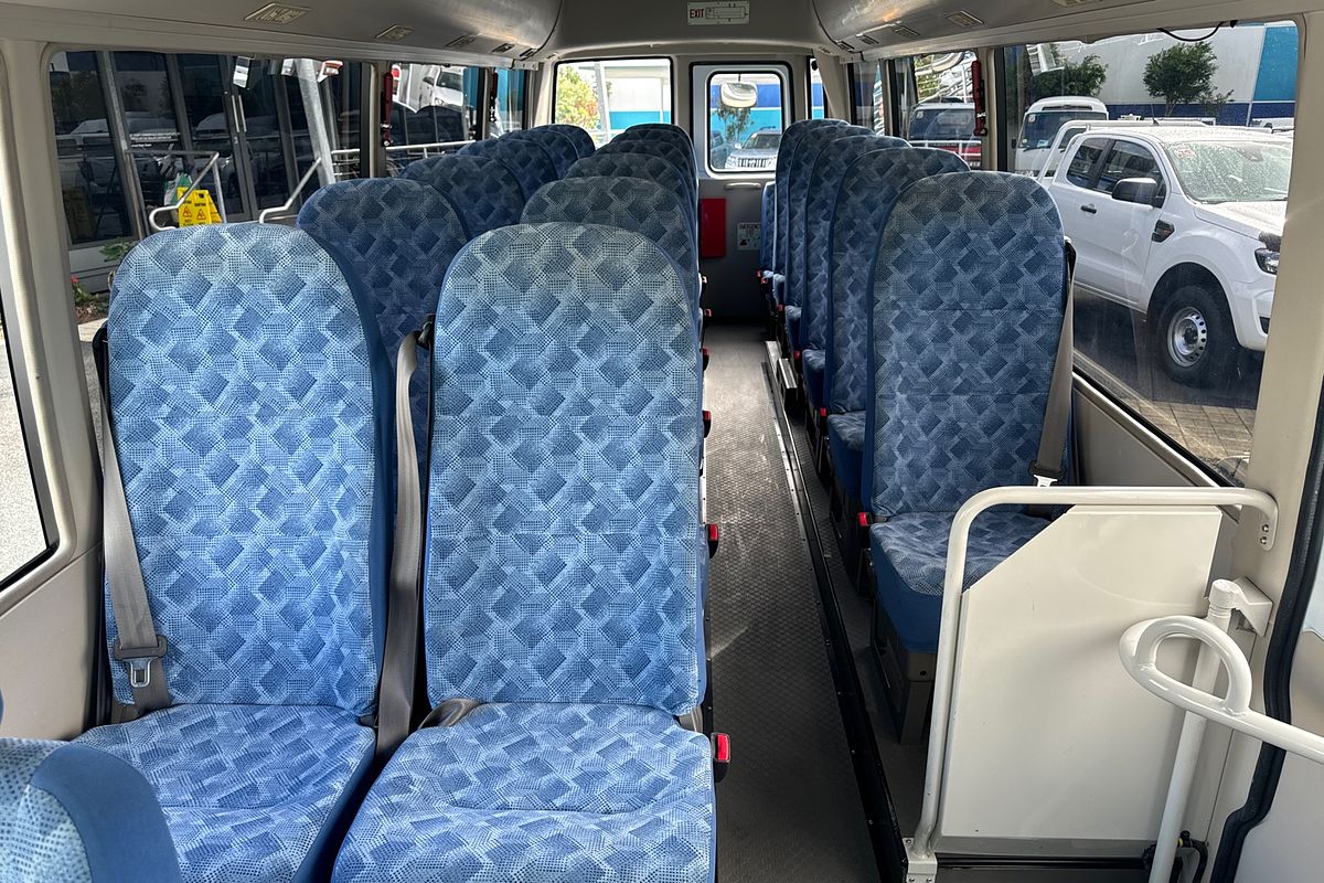 2015 Mitsubishi ROSA DELUXE BE600
