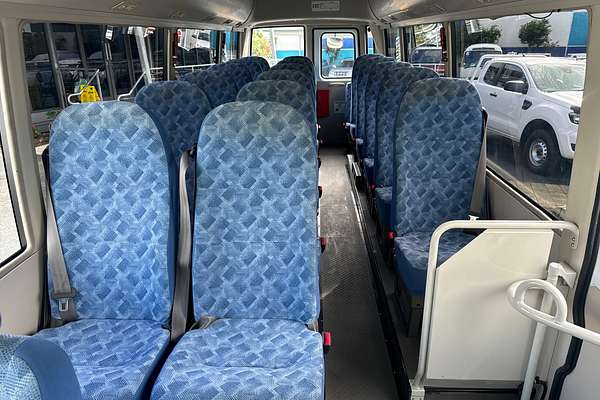 2015 Mitsubishi ROSA DELUXE BE600