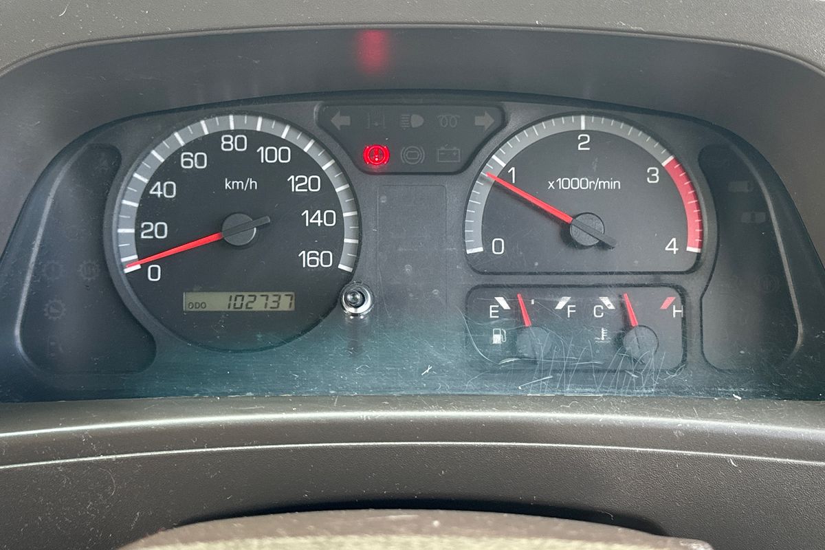 2015 Mitsubishi ROSA DELUXE BE600