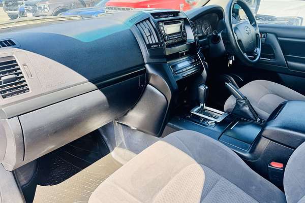 2016 Toyota Landcruiser GX VDJ200R