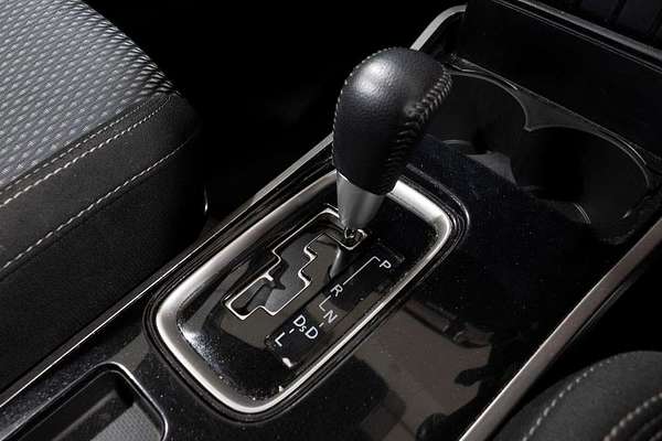 2020 Mitsubishi Outlander ES ZL
