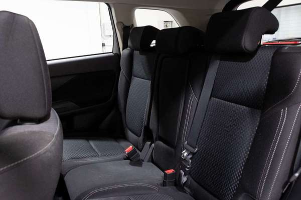 2020 Mitsubishi Outlander ES ZL