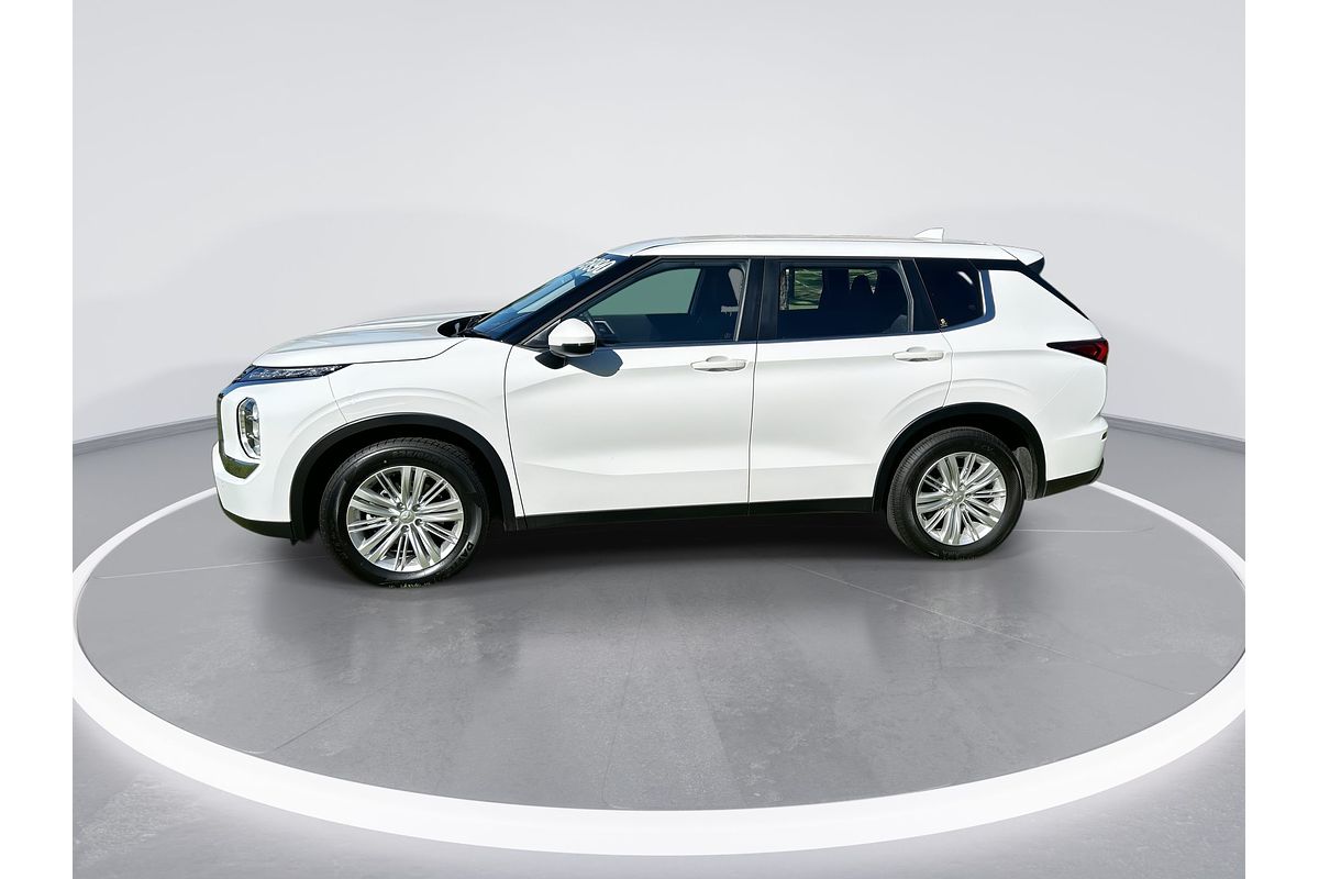2023 Mitsubishi Outlander ES ZM