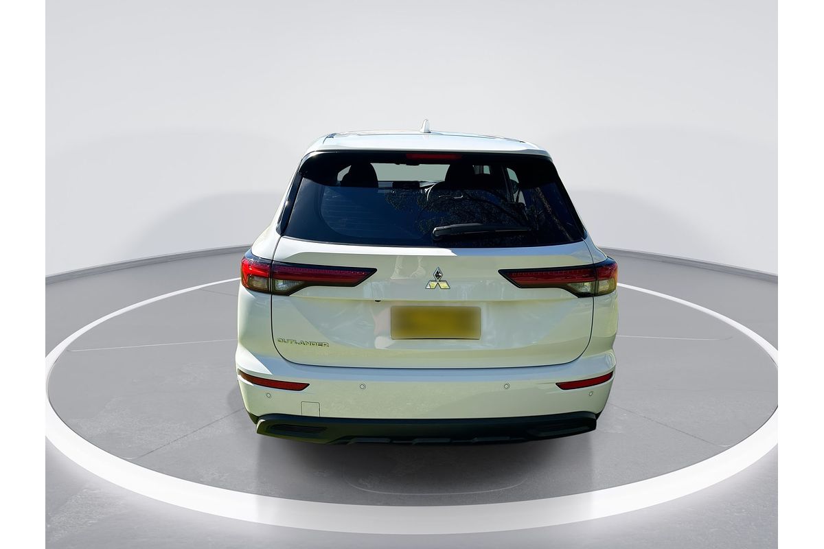 2023 Mitsubishi Outlander ES ZM