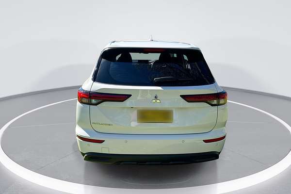 2023 Mitsubishi Outlander ES ZM