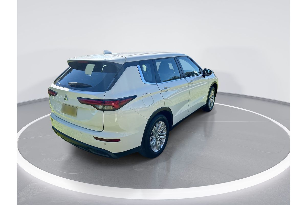 2023 Mitsubishi Outlander ES ZM