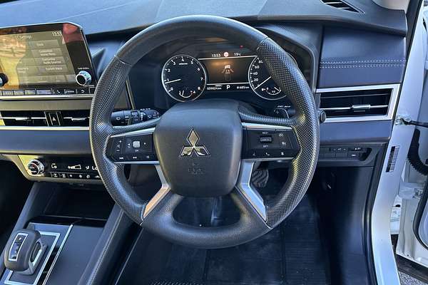 2023 Mitsubishi Outlander ES ZM