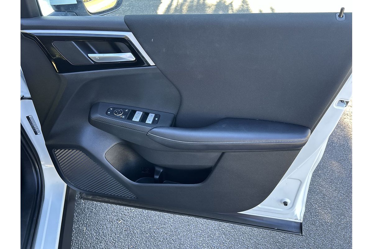 2023 Mitsubishi Outlander ES ZM