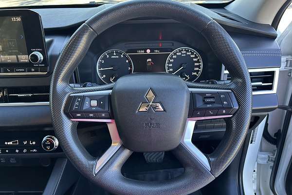 2023 Mitsubishi Outlander ES ZM
