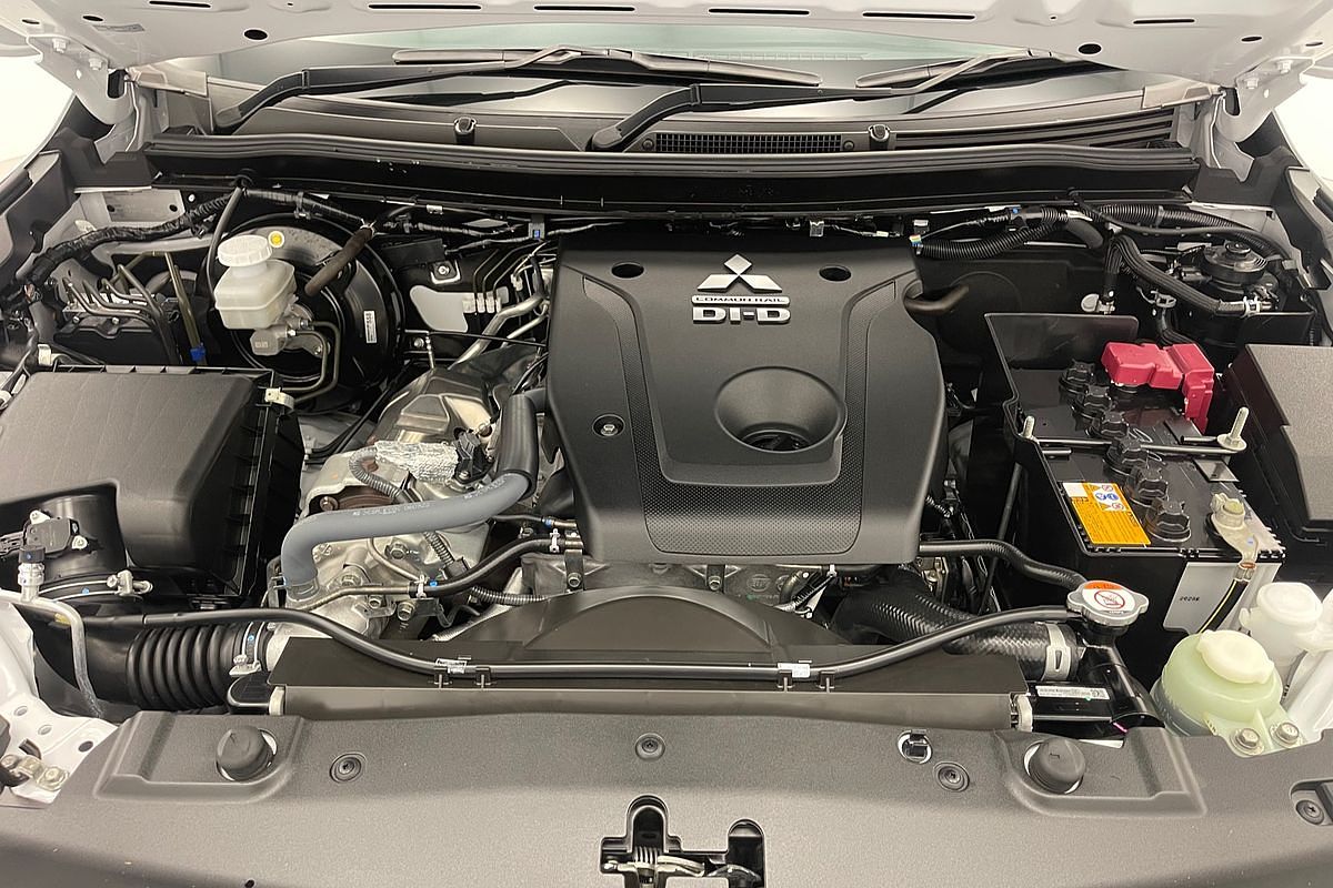 2023 Mitsubishi MR Triton GLS 2.4L D 6A/T 4X4 DC PU