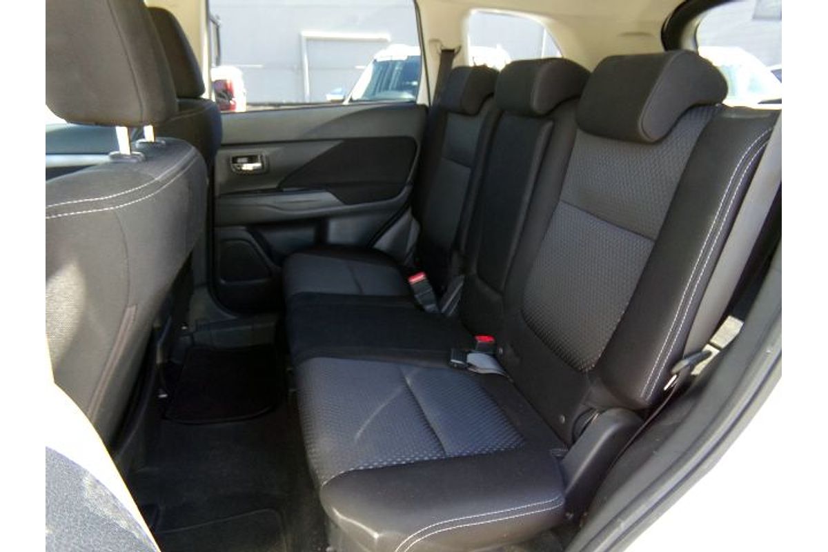 2016 Mitsubishi Outlander LS ZK