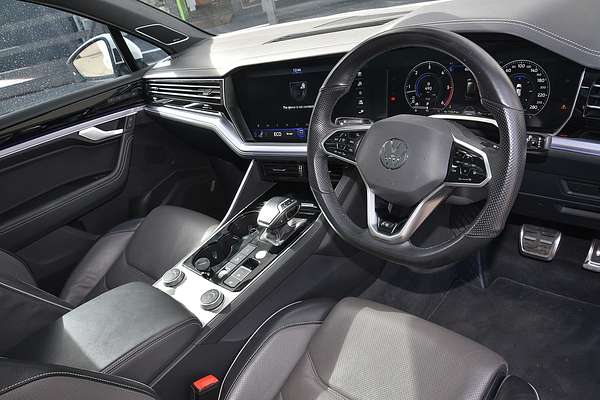 2020 Volkswagen Touareg V8 TDI R-Line CR