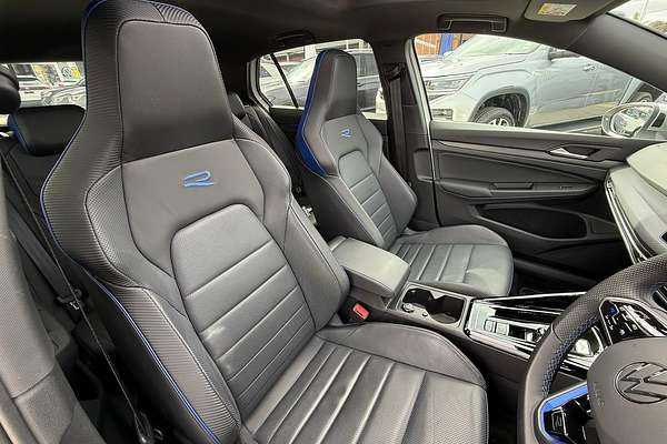 2024 Volkswagen Golf R 8