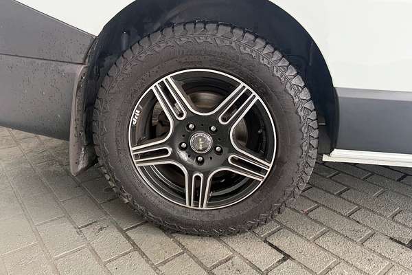 2020 Mitsubishi Express GLX SN LWB