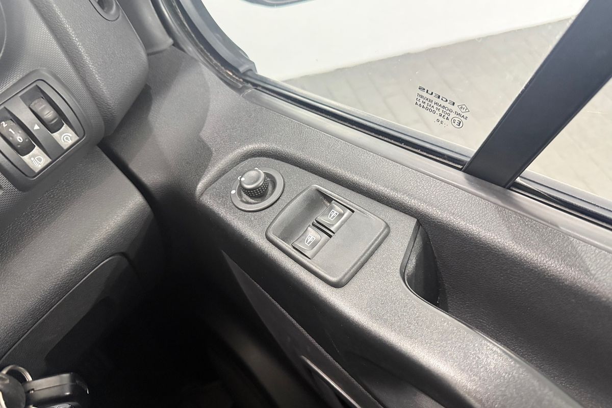 2020 Mitsubishi Express GLX SN LWB