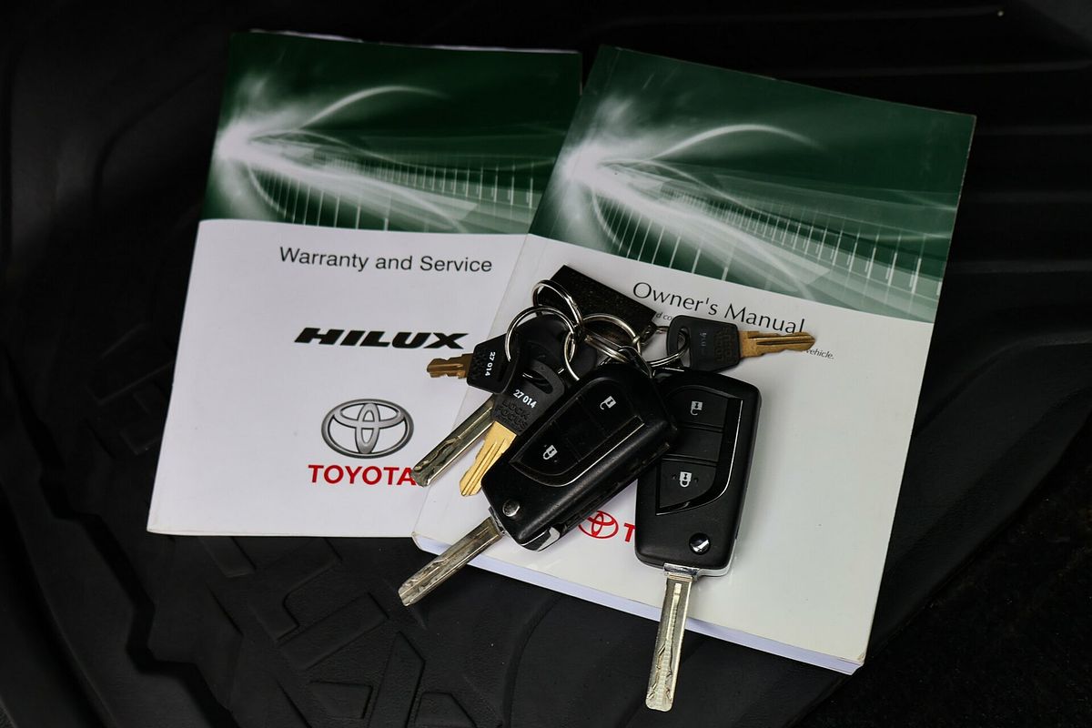2017 Toyota Hilux SR GUN126R 4X4