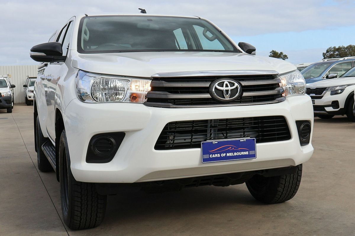 2017 Toyota Hilux SR GUN126R 4X4