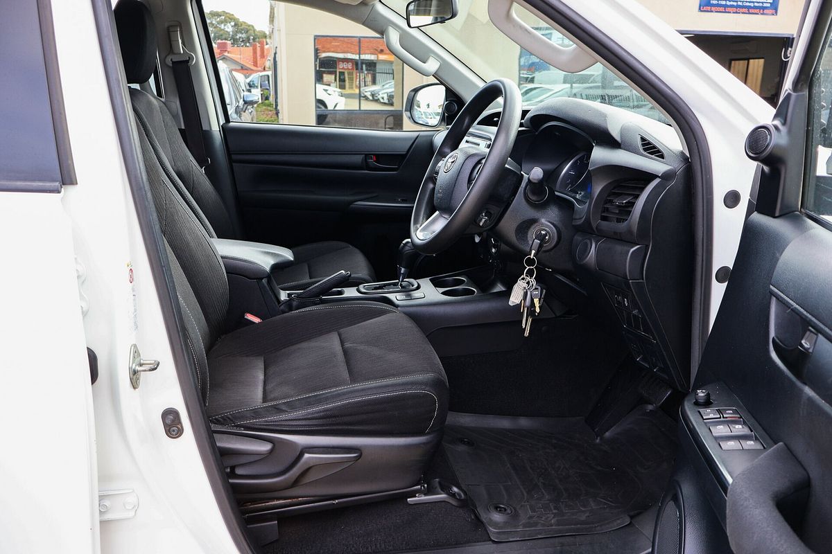 2017 Toyota Hilux SR GUN126R 4X4