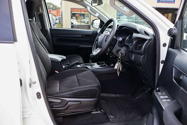 2017 Toyota Hilux SR GUN126R 4X4