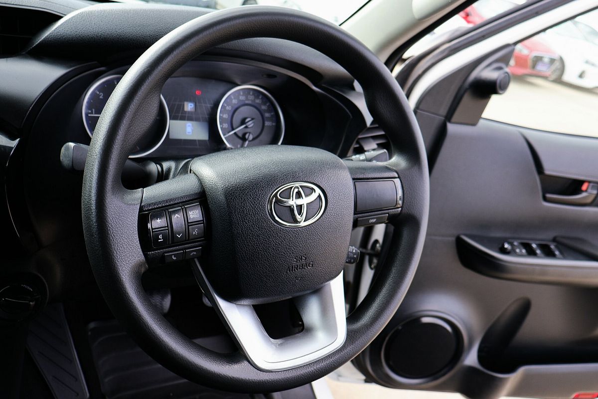 2017 Toyota Hilux SR GUN126R 4X4