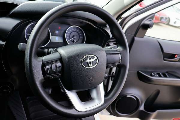 2017 Toyota Hilux SR GUN126R 4X4