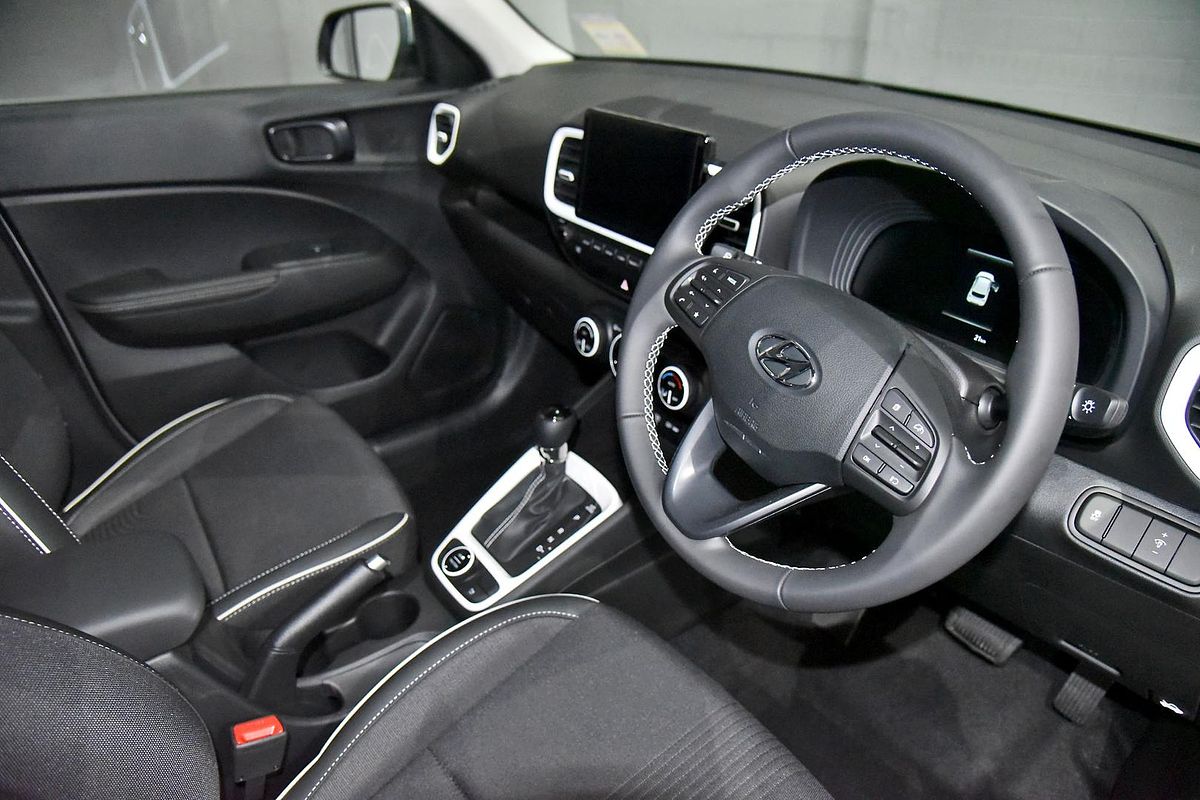 2025 Hyundai Venue Elite QX.V5