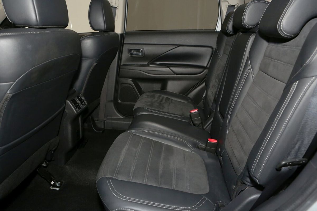 2020 Mitsubishi Outlander LS ZL
