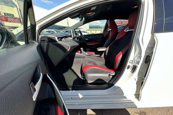 2019 Toyota Corolla ZR Hybrid ZWE211R