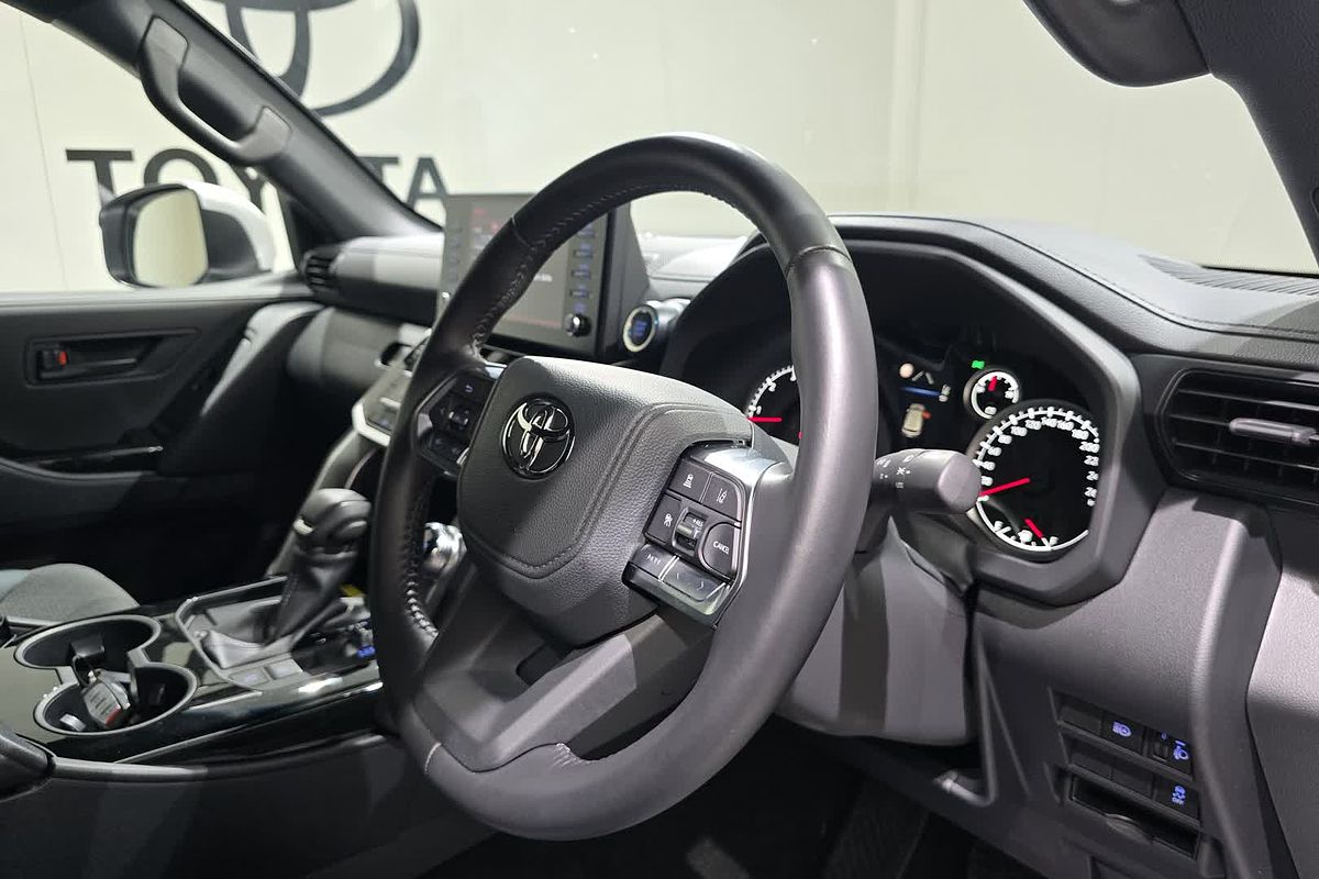 2024 Toyota Landcruiser GXL FJA300R