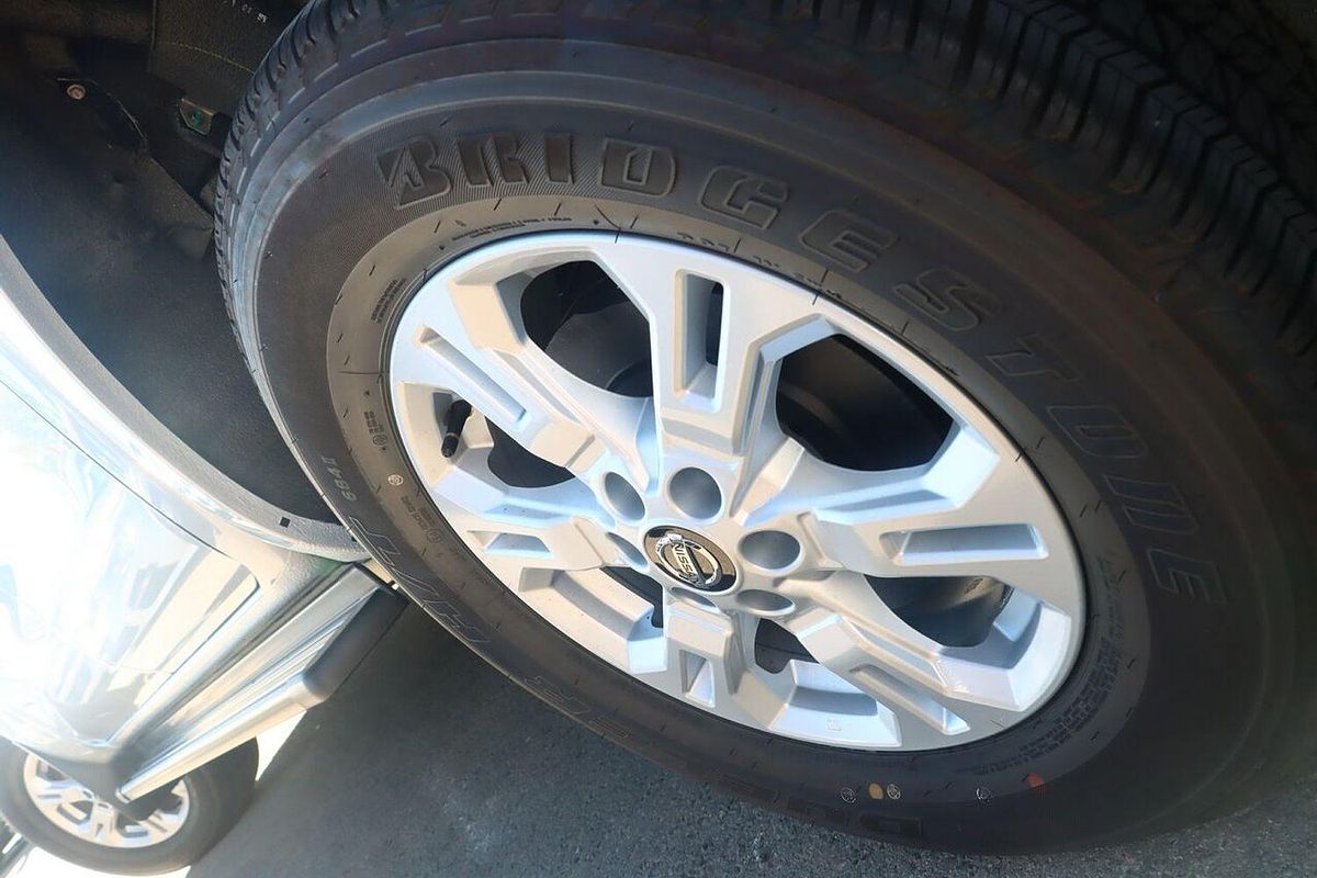 2024 Nissan Navara ST D23 4X4