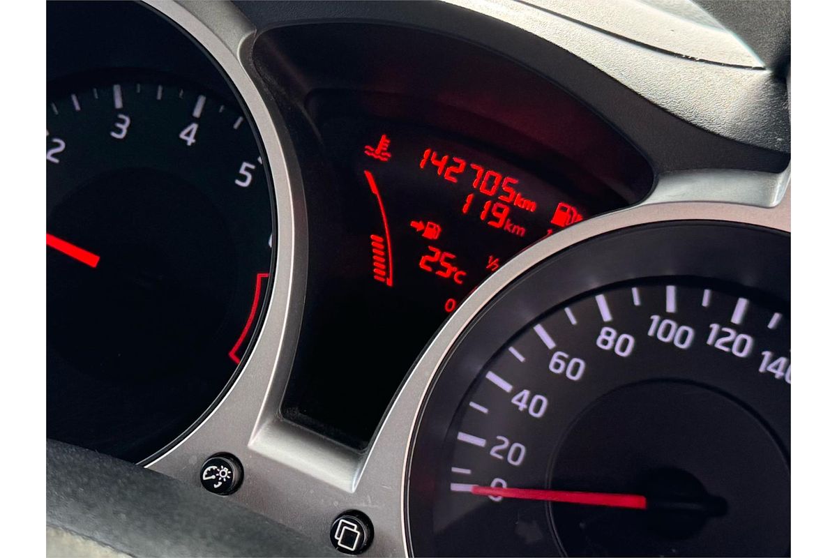 2013 Nissan JUKE ST (FWD) F15