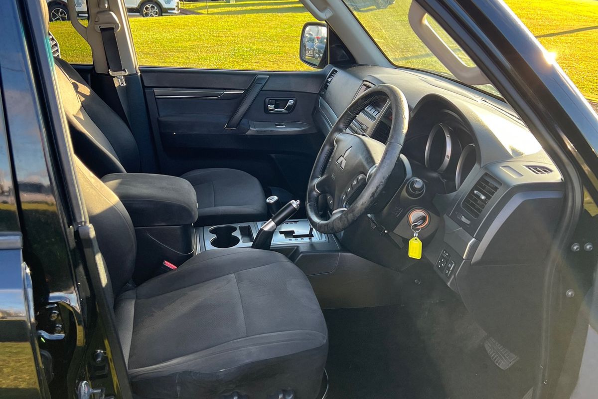2010 Mitsubishi Pajero Platinum NT